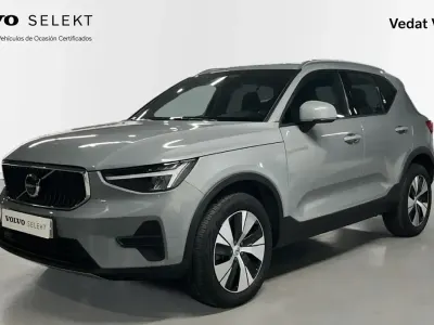 Usado Volvo XC40 Core 129 HP (94 kW) 2024 Cinzento SUV