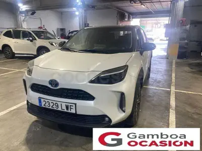 Usado Toyota Yaris Cross Style 116 CV (85 kW) 2022 Blanco SUV