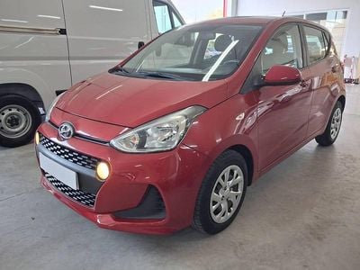 Usado Hyundai i10 GO! 66 CV (48 kW) 2019 Rojo Utilitario