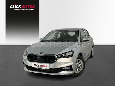 Gris / plata Usado 2024 Skoda Fabia Ambition Utilitario | 17.050 € (Un poco caro)