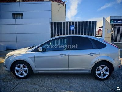 Gris / plata Usado 2009 Ford Focus Business Edition Berlina | 3900 € (Precio justo)