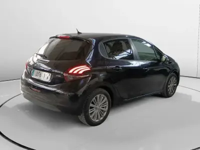 Usado Peugeot 208 Style 82 CV (60 kW) 2017 Azul Utilitario
