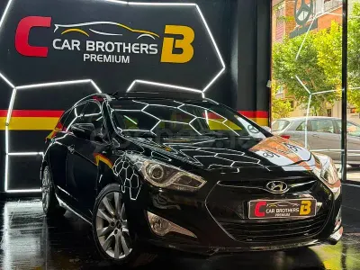 Usado Hyundai i40 Style 136 CV (100 kW) 2013 Negro Familiar