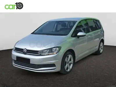 Usado VW Touran Business 122 CV (89 kW) 2021 Gris / plata Monovolumen