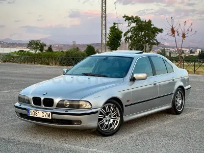 Usado BMW 530 Comfort Edition 184 CV (135 kW) 1999 Gris / plata Berlina