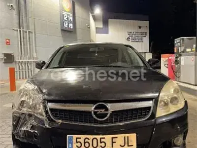 Usado Opel Vectra Sport 120 CV (88 kW) 2006 Negro Berlina