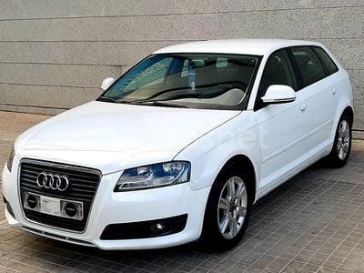 Blanco Usado 2010 Audi A3 Attraction Berlina | 9490 € (Precio justo)