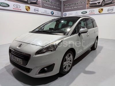 Usado Peugeot 5008 Allure 120 CV (88 kW) 2016 Blanco Monovolumen