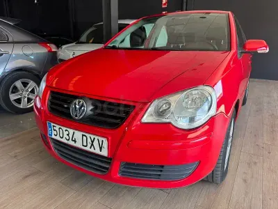Usado VW Polo Highline 80 CV (58 kW) 2007 Rojo Utilitario