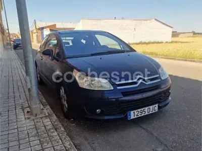 Usado Citroën C4 110 CV (80 kW) 2005 Azul Berlina