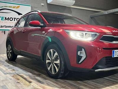 Rojo Usado 2022 Kia Stonic Plus SUV | 14.999 € (Precio justo)