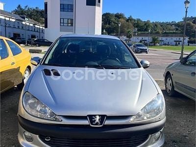 Usado Peugeot 206 75 CV (55 kW) 2003 Gris / plata Berlina