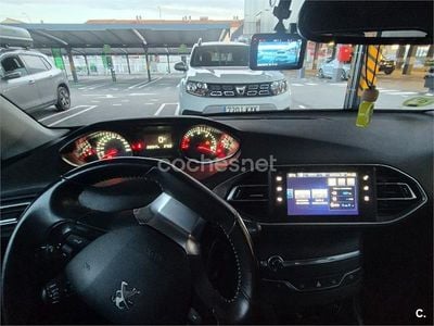 Usado Peugeot 308 Style 100 CV (73 kW) 2016 Rojo Berlina