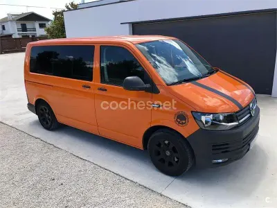 Usado VW Caravelle Trendline 102 CV (75 kW) 2016 Naranja Van