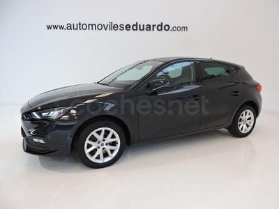 Usado Seat Leon Style 110 CV (80 kW) 2022 Negro Berlina