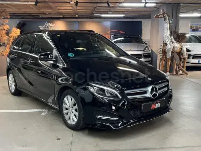 Usado Mercedes B180 109 CV (80 kW) 2015 Negro Utilitario