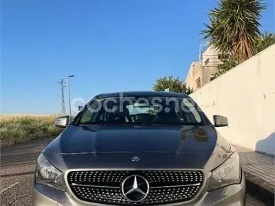 Usado Mercedes CLA200 136 CV (100 kW) 2014 Gris / plata Berlina