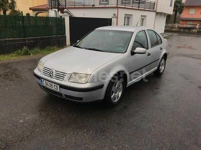 Begagnad VW Bora Conceptline 90 HK (66 kW) 1999 Grå Sedan
