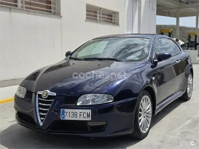 Usado Alfa Romeo GT Distinctive 150 CV (110 kW) 2006 Azul Coupe