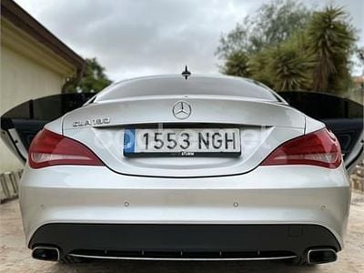 Usado Mercedes CLA180 122 CV (89 kW) 2013 Gris / plata Berlina