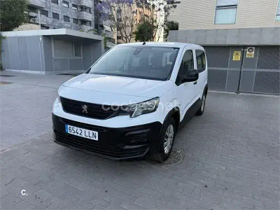 Usado Peugeot Rifter Active 130 CV (95 kW) 2021 Blanco Monovolumen