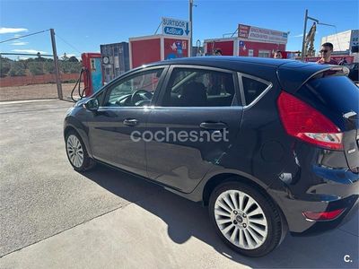 Usado Ford Fiesta Titanium 90 CV (66 kW) 2009 Negro Utilitario