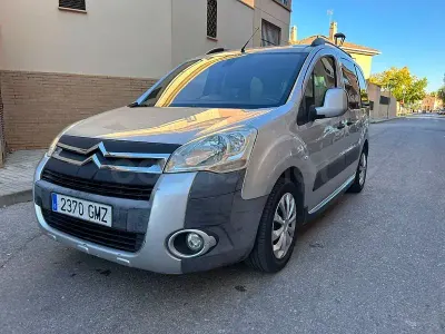 Usado Citroën Berlingo XTR 90 CV (66 kW) 2011 Gris / plata Monovolumen