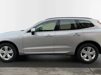 Usado Volvo XC60 Core 197 CV (144 kW) 2023 Gris / plata SUV