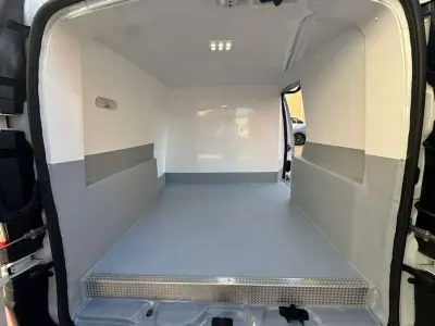 Usado Renault Kangoo 95 CV (69 kW) 2021 Blanco Monovolumen