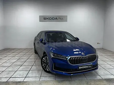 Usado Skoda Superb Selection 204 CV (150 kW) 2025 Azul Berlina