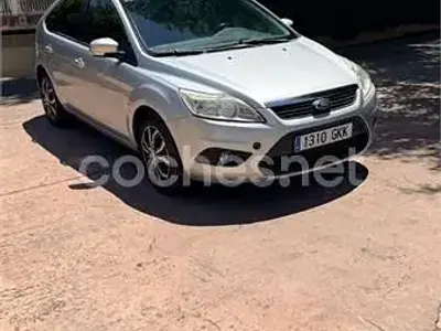 Usado Ford Focus Trend 115 CV (84 kW) 2009 Gris / plata Berlina