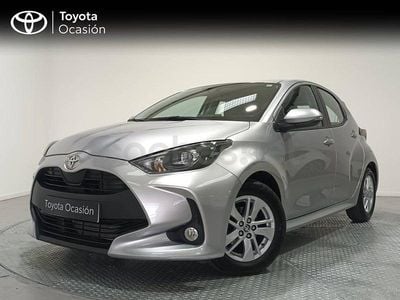 Usado Toyota Yaris 125 CV (91 kW) 2024 Gris / plata Berlina