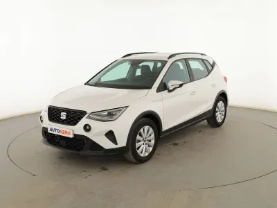 Usado Seat Arona Style 110 CV (80 kW) 2021 Blanco SUV