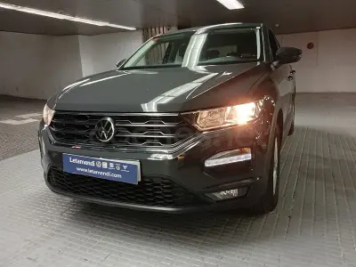 Usado VW T-Roc Edition 110 CV (80 kW) 2021 Gris / plata SUV