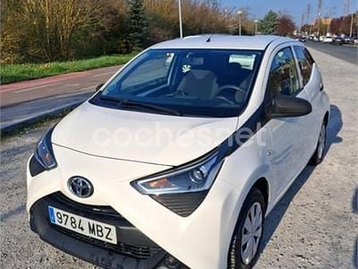 Usado Toyota Aygo X-cite 69 CV (50 kW) 2018 Blanco Utilitario