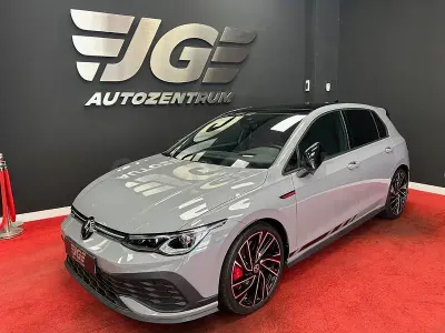 Usado VW Golf VIII GTI Clubsport 301 CV (221 kW) 2023 Gris / plata Berlina
