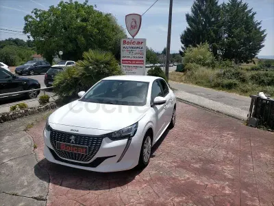 Usado Peugeot 208 Active 100 CV (73 kW) 2021 Blanco Utilitario