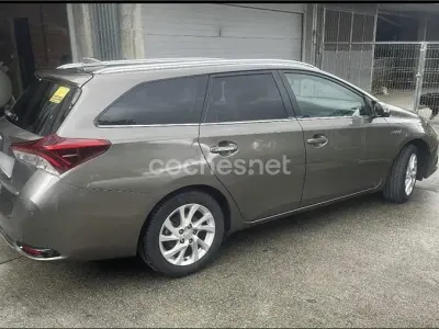 Usado Toyota Auris Hybrid