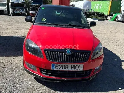 Usado Skoda Fabia Elegance 105 CV (77 kW) 2012 Rojo Berlina