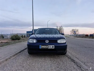 Usado VW Golf IV 105 CV (77 kW) 2003 Azul Familiar