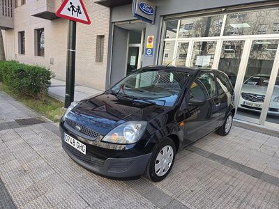 Usado Ford Fiesta Ambiente 70 CV (51 kW) 2008 Negro Utilitario