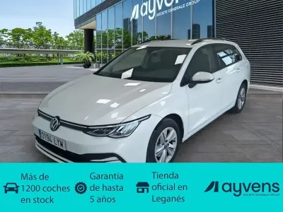 Usado VW Golf VIII Life 110 CV (80 kW) 2022 Blanco Familiar