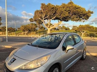 Gris / plata Usado 2011 Peugeot 207 Business-Line Berlina | 5200 € (Precio justo)