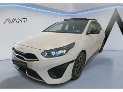 Usado Kia ProCeed GT-Line 120 CV (88 kW) 2022 Blanco Familiar
