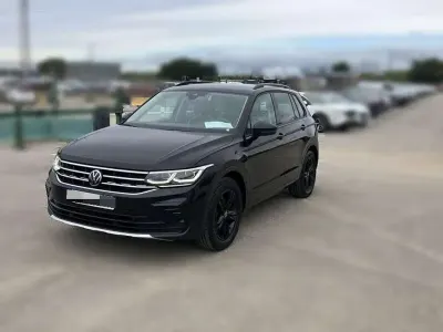Usado VW Tiguan Sport 150 CV (110 kW) 2022 Negro SUV