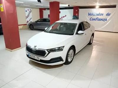 Käytetty Skoda Octavia Active 115 HP (84 kW) 2023 Valkoinen