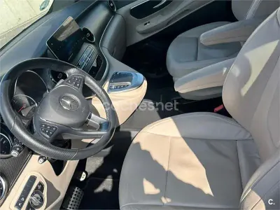 Usado Mercedes V250 Avantgarde 190 CV (139 kW) 2022 Azul Monovolumen