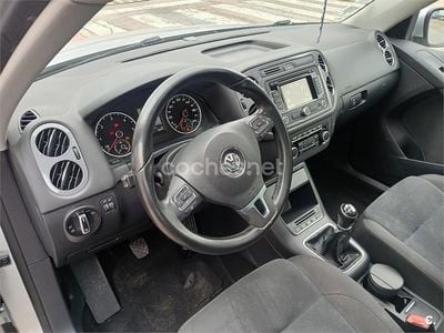 Usado VW Tiguan 140 CV (102 kW) 2012 Gris / plata SUV