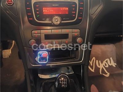 Usado Ford Mondeo Trend 125 CV (91 kW) 2009 Gris / plata Berlina