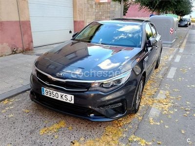 Usado Kia Optima Hybrid 205 CV (150 kW) 2018 Gris / plata Berlina